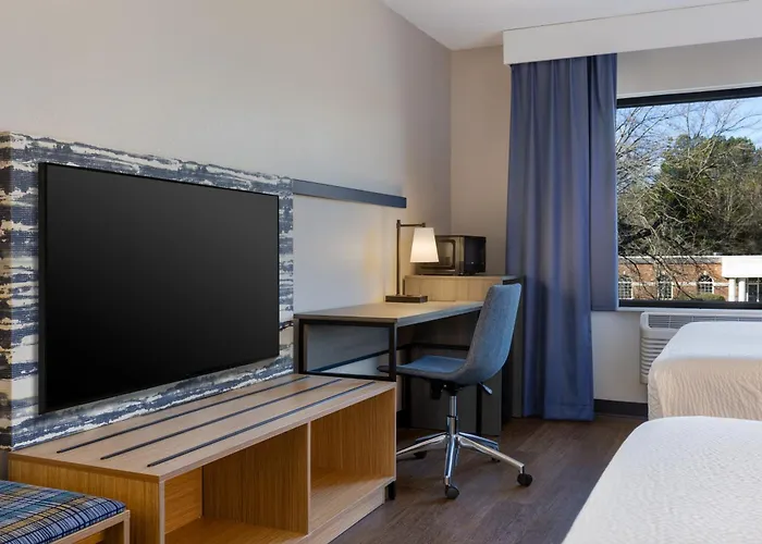 Lake Norman Inn And Suites